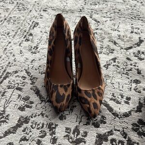 Leopard heels, size 9!